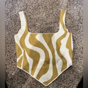 Veveret Cropped Tank Top